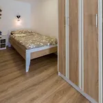 Idyllisches Stadthaus Nur 450 Meter Zum Mit Privatparkplatz Und Grill *