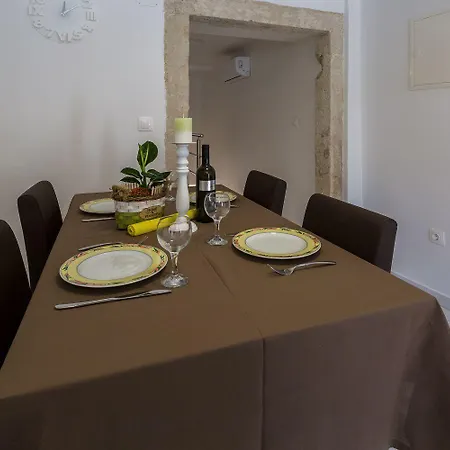 Casa de Férias Idyllisches Stadthaus Nur 450 Meter Zum Mit Privatparkplatz Und Grill Crikvenica