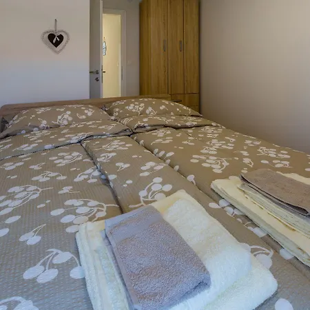 Idyllisches Stadthaus Nur 450 Meter Zum Mit Privatparkplatz Und Grill *