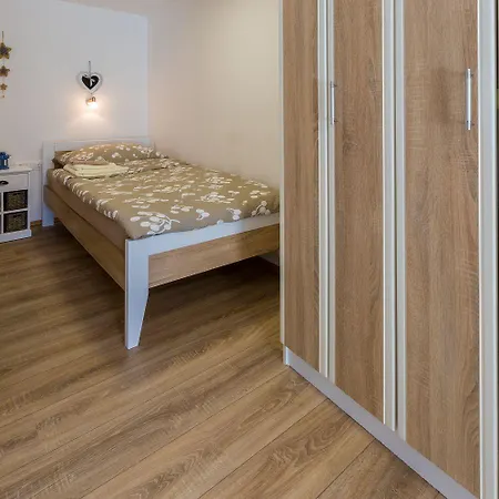 Idyllisches Stadthaus Nur 450 Meter Zum Mit Privatparkplatz Und Grill *