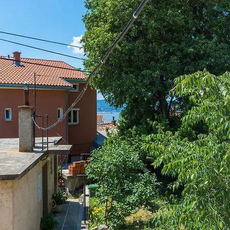 Vakantiehuis Idyllisches Stadthaus Nur 450 Meter Zum Mit Privatparkplatz Und Grill Crikvenica