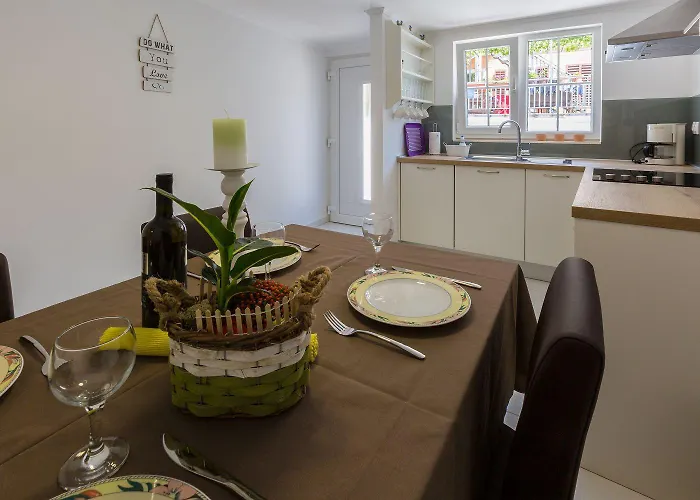 Vakantiehuis Idyllisches Stadthaus Nur 450 Meter Zum Mit Privatparkplatz Und Grill