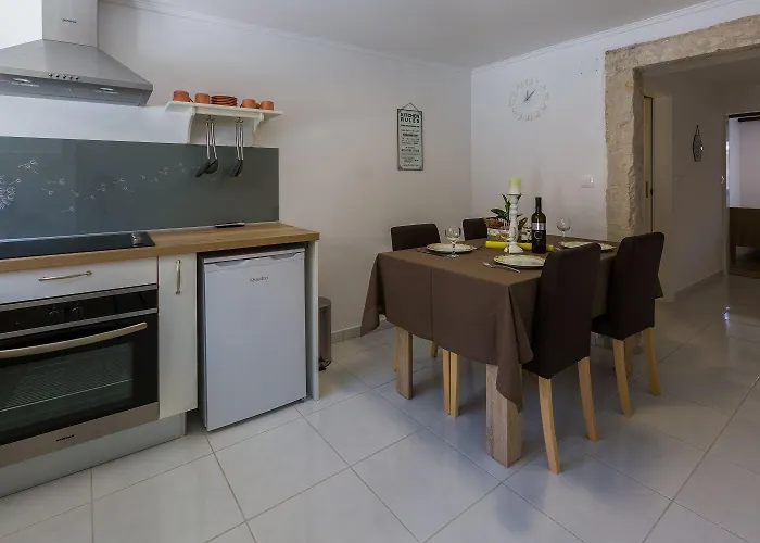 Idyllisches Stadthaus Nur 450 Meter Zum Mit Privatparkplatz Und Grill Vakantiehuis Crikvenica