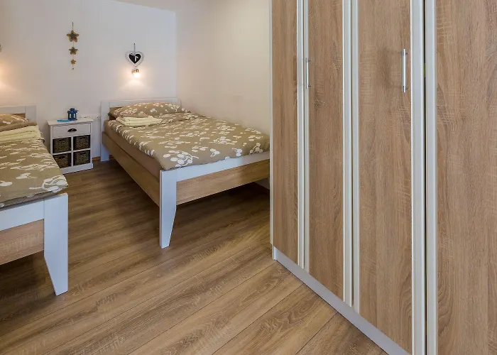 Idyllisches Stadthaus Nur 450 Meter Zum Mit Privatparkplatz Und Grill *