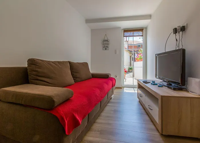 Idyllisches Stadthaus Nur 450 Meter Zum Mit Privatparkplatz Und Grill Crikvenica