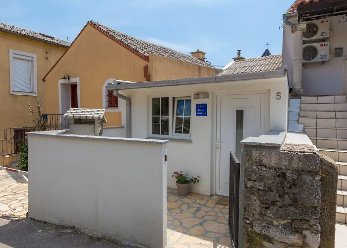 Idyllisches Stadthaus Nur 450 Meter Zum Mit Privatparkplatz Und Grill